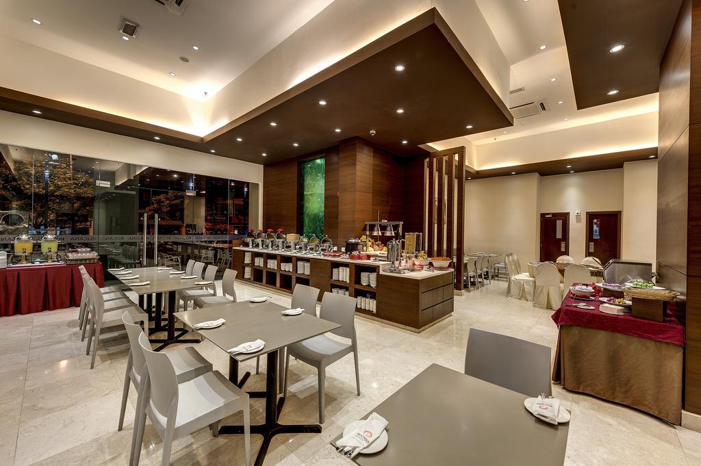 Rocana Hotel Куантан Экстерьер фото